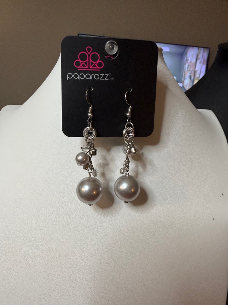 Paparazzi Silver Pearl Cluster Drop Earrings 7$